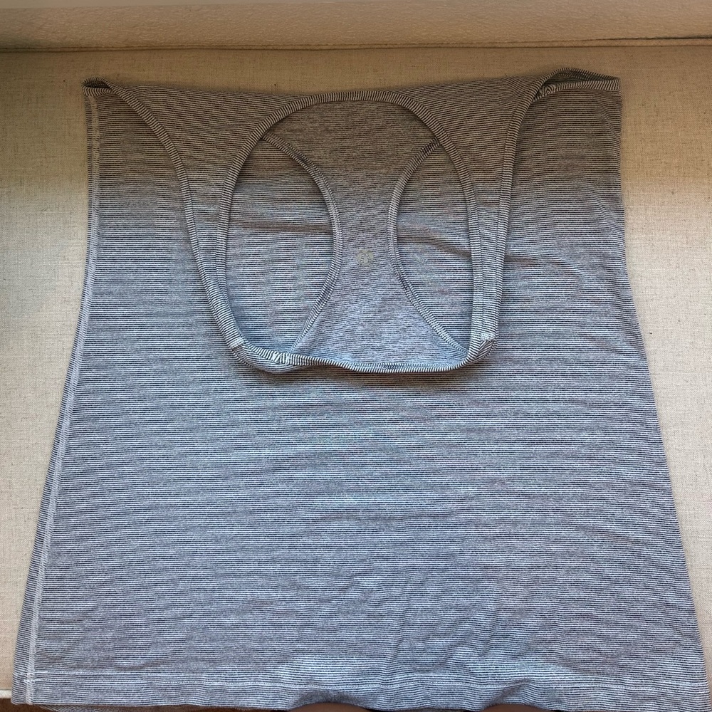Lululemon Tanktop - Picture 4 of 5